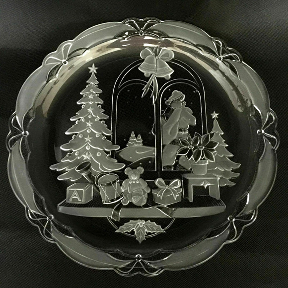 Mikasa Huge Serving Platter Plate Clear Frosted Glass Winter Christmas Scene 14" - Picture 1 of 9